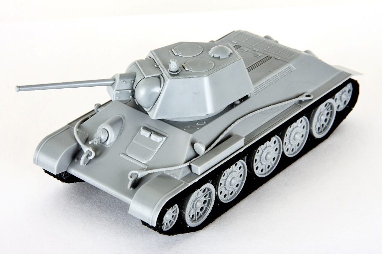 Zvezda 5001 Soviet medium tank T34/76 m.1943 - Imagen 10