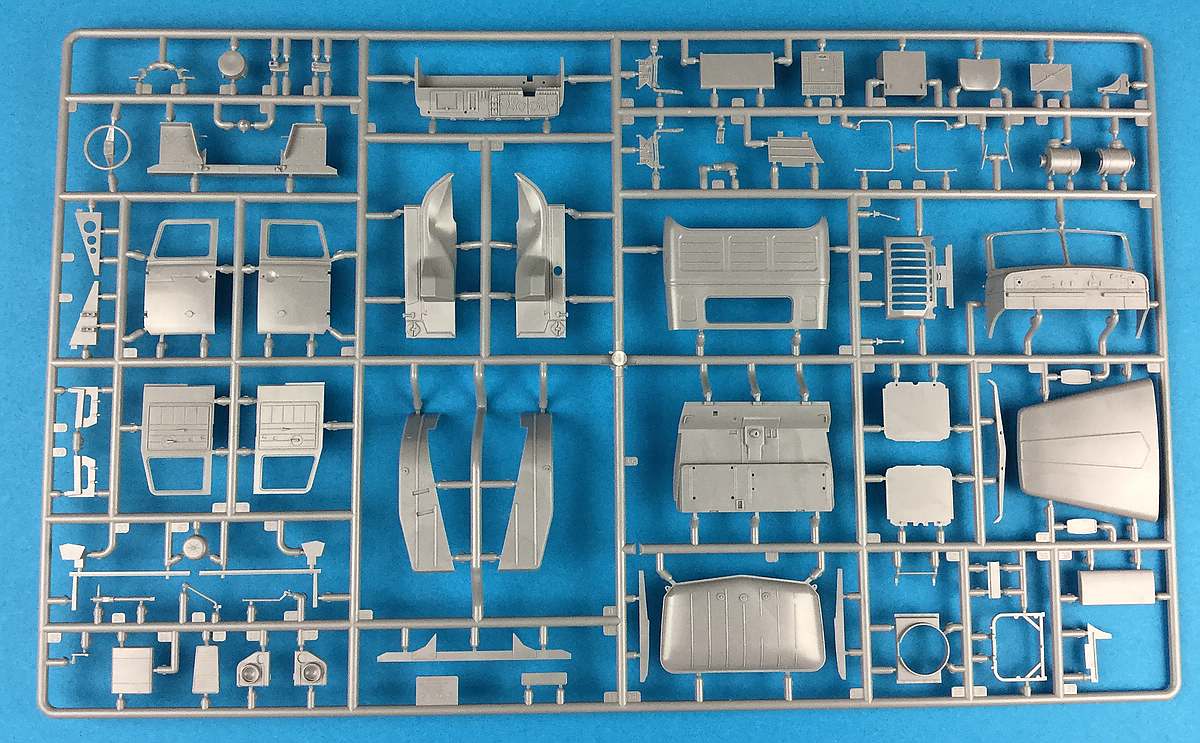 3654 - ZVEZDA - 1/35 - Ural 4320 Truck - Imagen 13