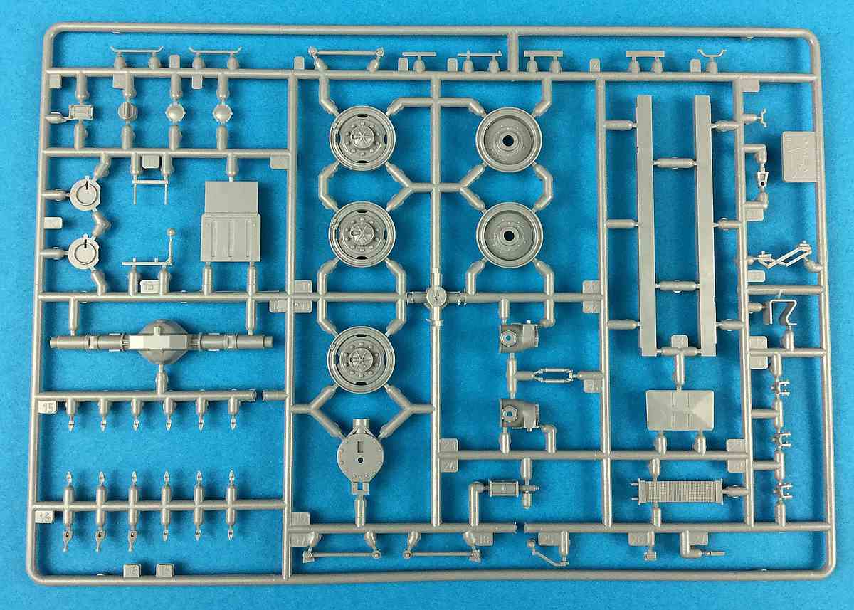 3654 - ZVEZDA - 1/35 - Ural 4320 Truck - Imagen 10